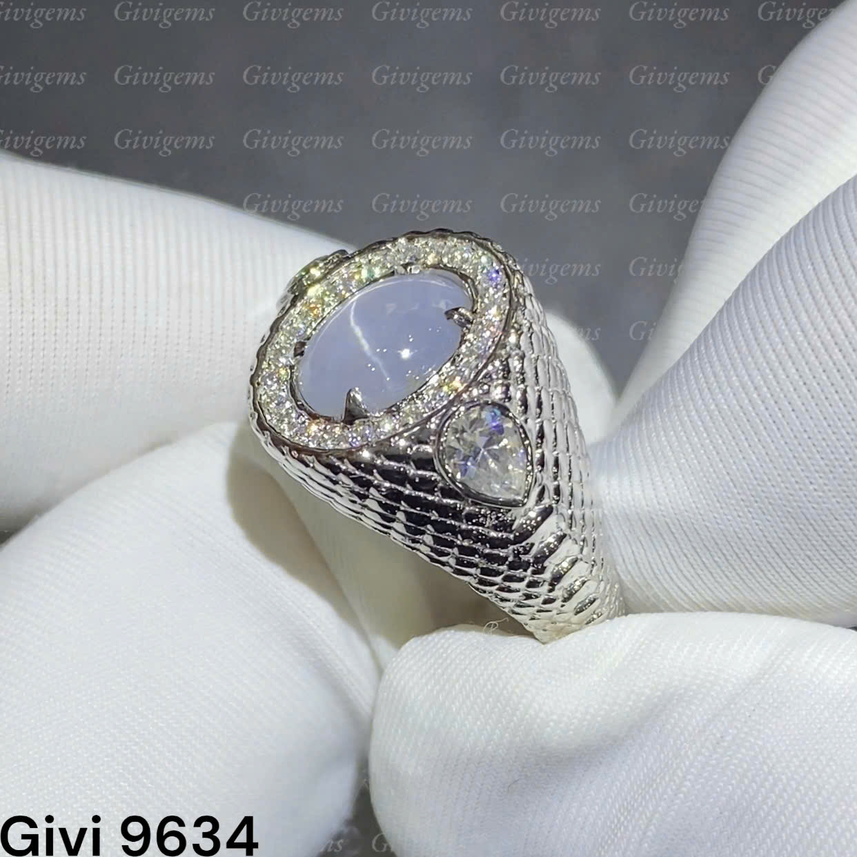 z7470219883093_95b0b9882e091551a96308fb395493c9